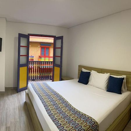 Alto Verde Hotel Guatapé Extérieur photo