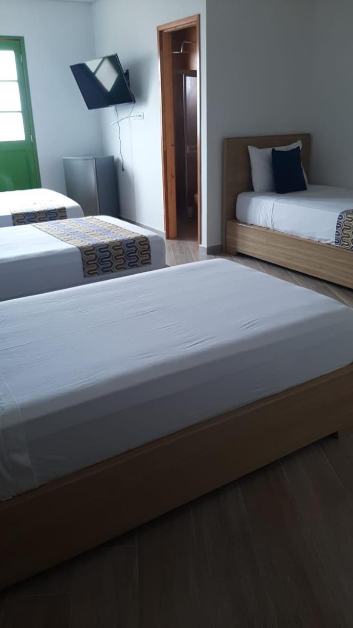 Alto Verde Hotel Guatapé Extérieur photo